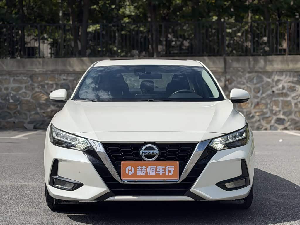 Nissan Sylphy 1.6 л 2021 г. Белый, пробег 50000 км