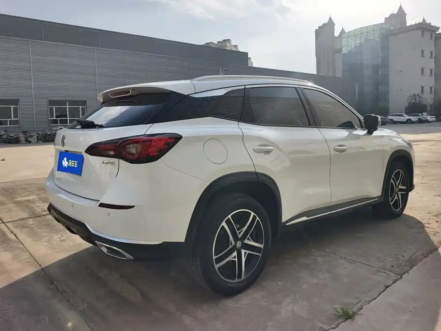 MG MG ONE — миниатюра 3