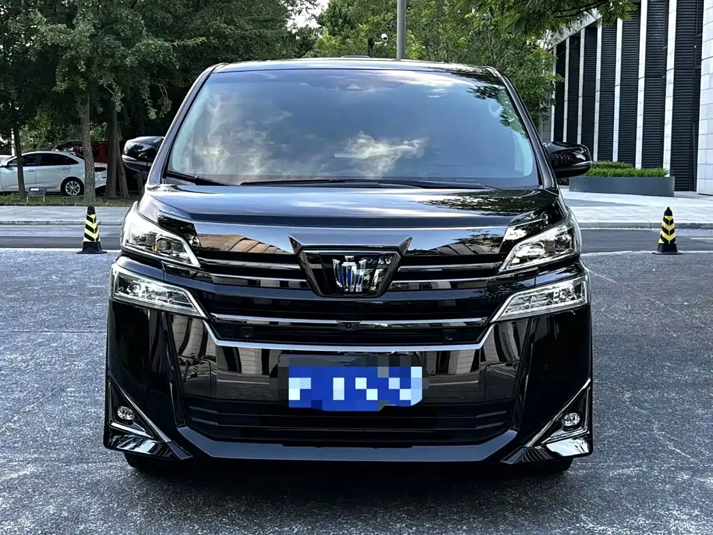 Toyota Vellfire — миниатюра 2