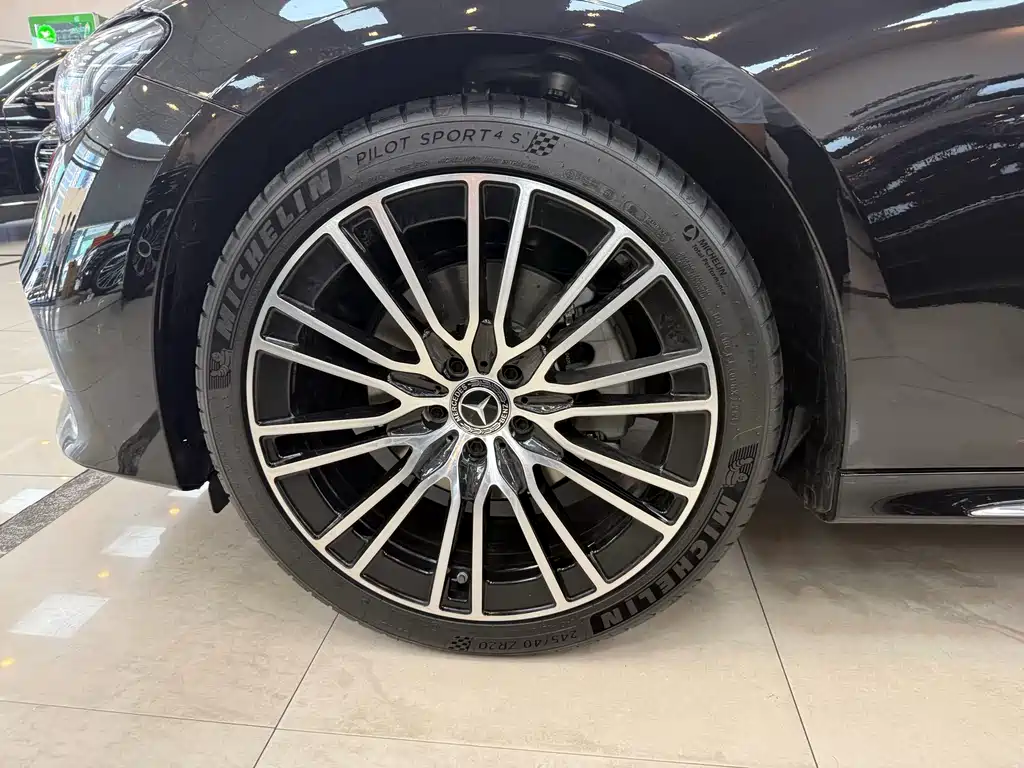 Mercedes-Benz E-Class — миниатюра 20