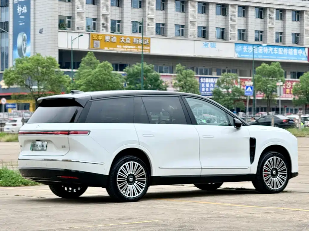 NIO ES8 — миниатюра 7