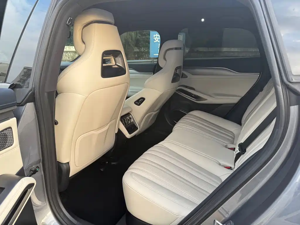 BYD L EV — миниатюра 15