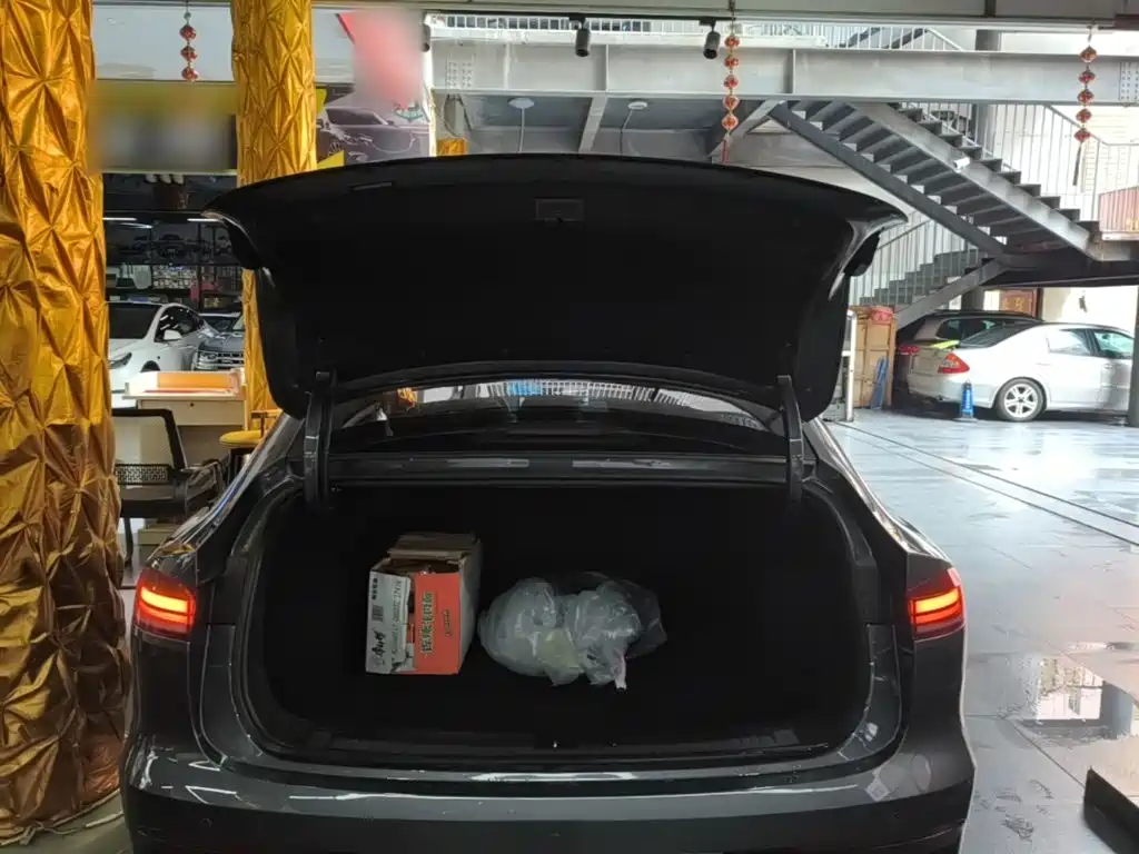 Roewe Young Wai D6 — миниатюра 19