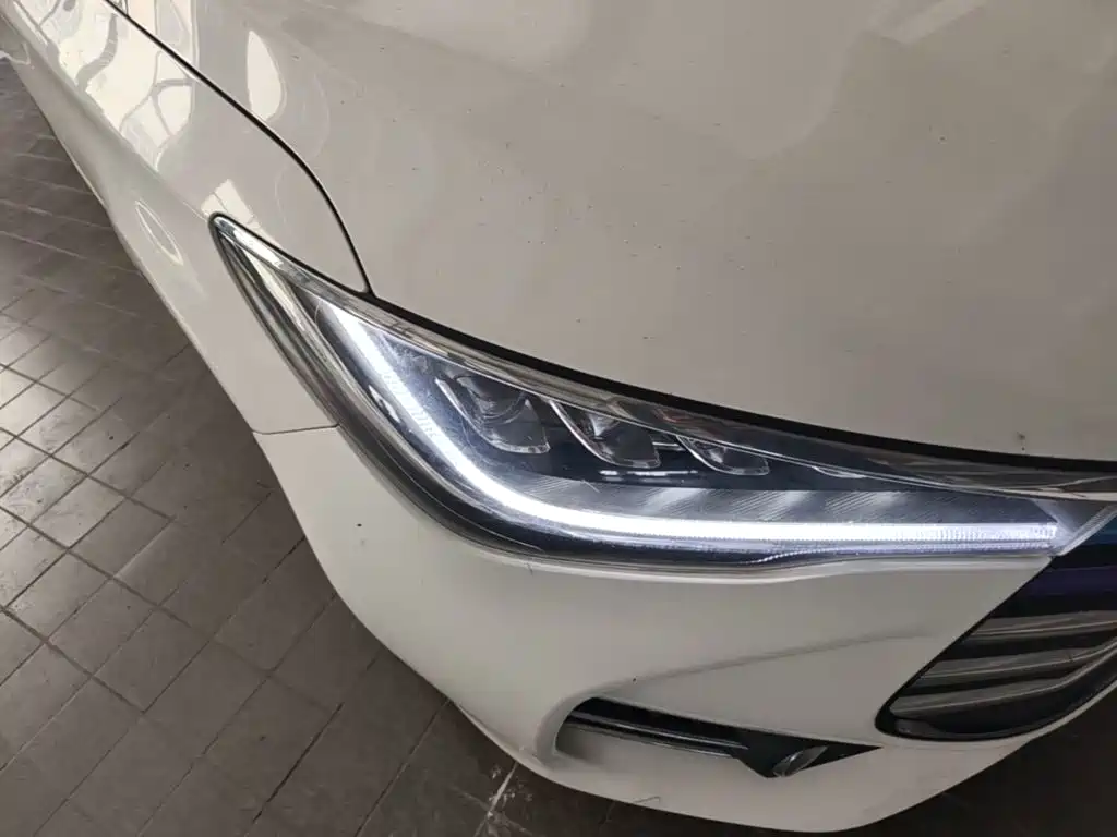 BYD MAX — миниатюра 11
