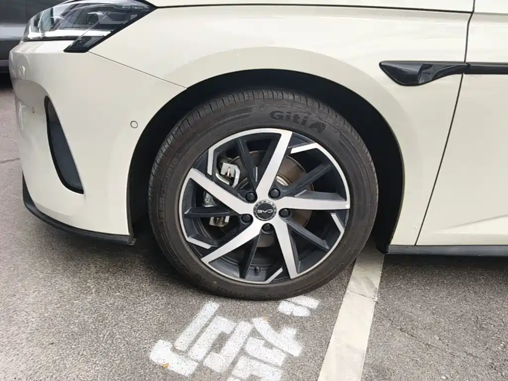 BYD Seal 07 DM-i — миниатюра 23