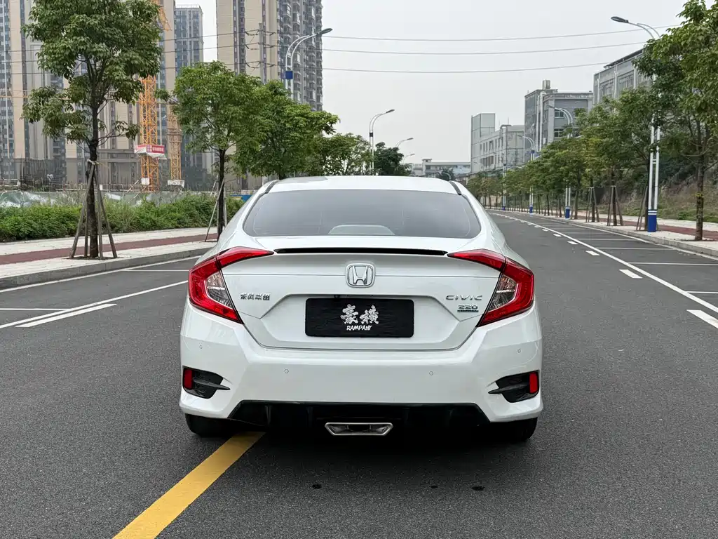 Honda Civic 2019 220TURBO CVT V