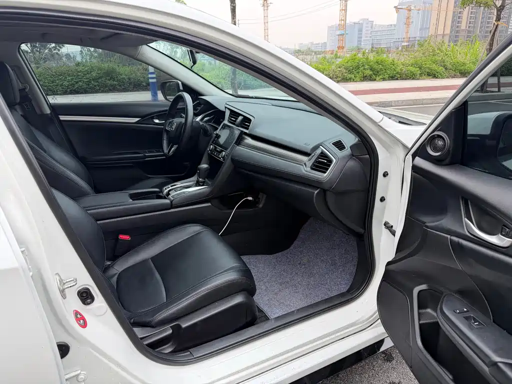 Honda Civic 2019 220TURBO CVT V