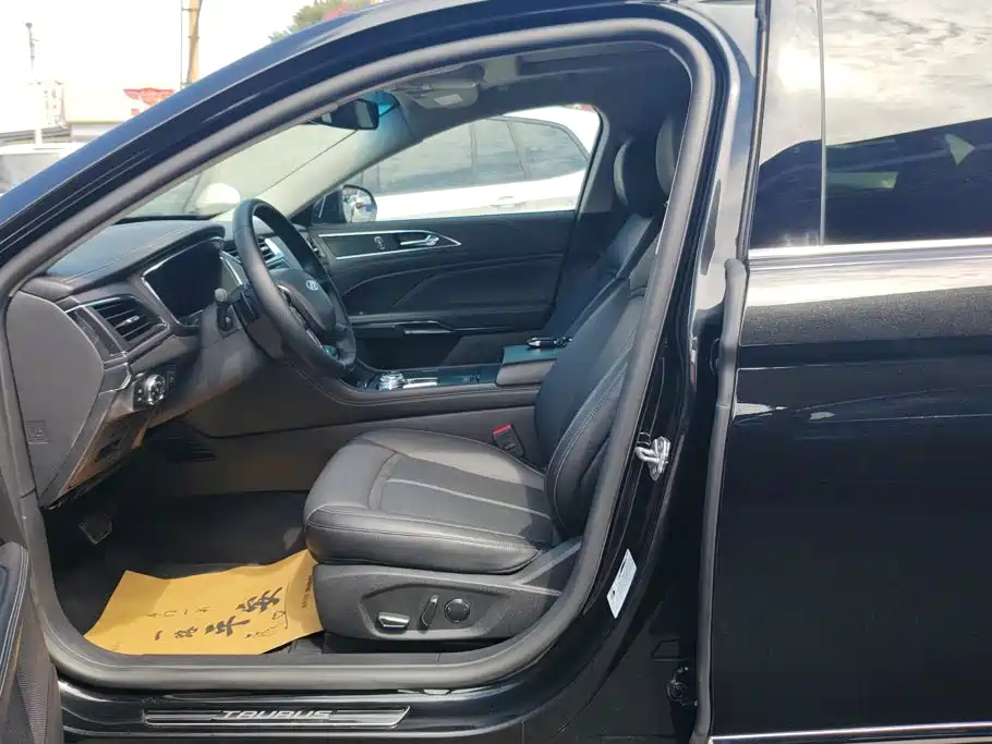 Ford Taurus — миниатюра 9