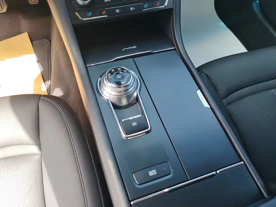 Ford Taurus — миниатюра 16