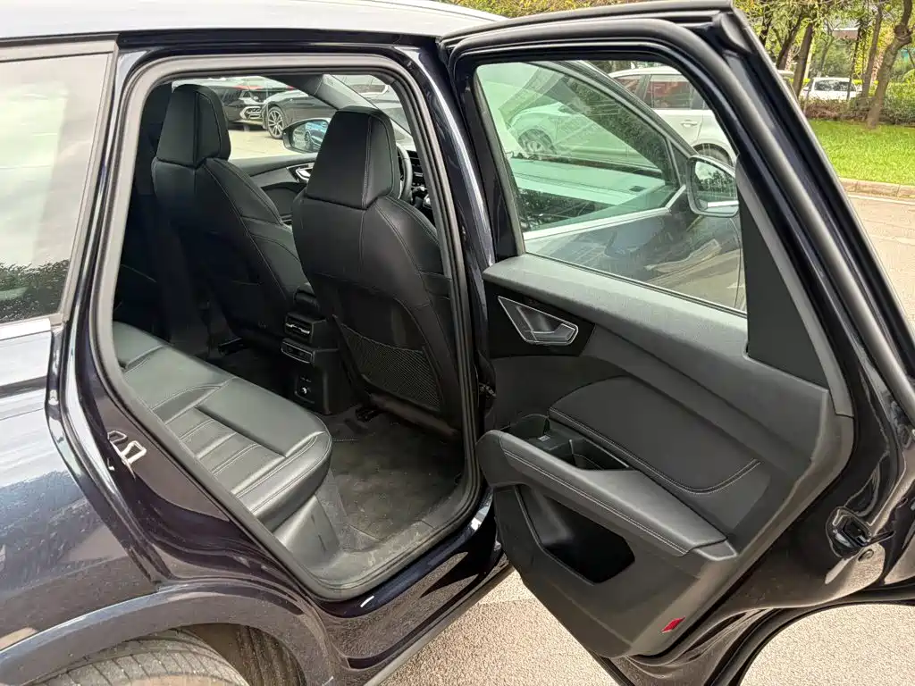 Audi Q4 e-tron — миниатюра 25