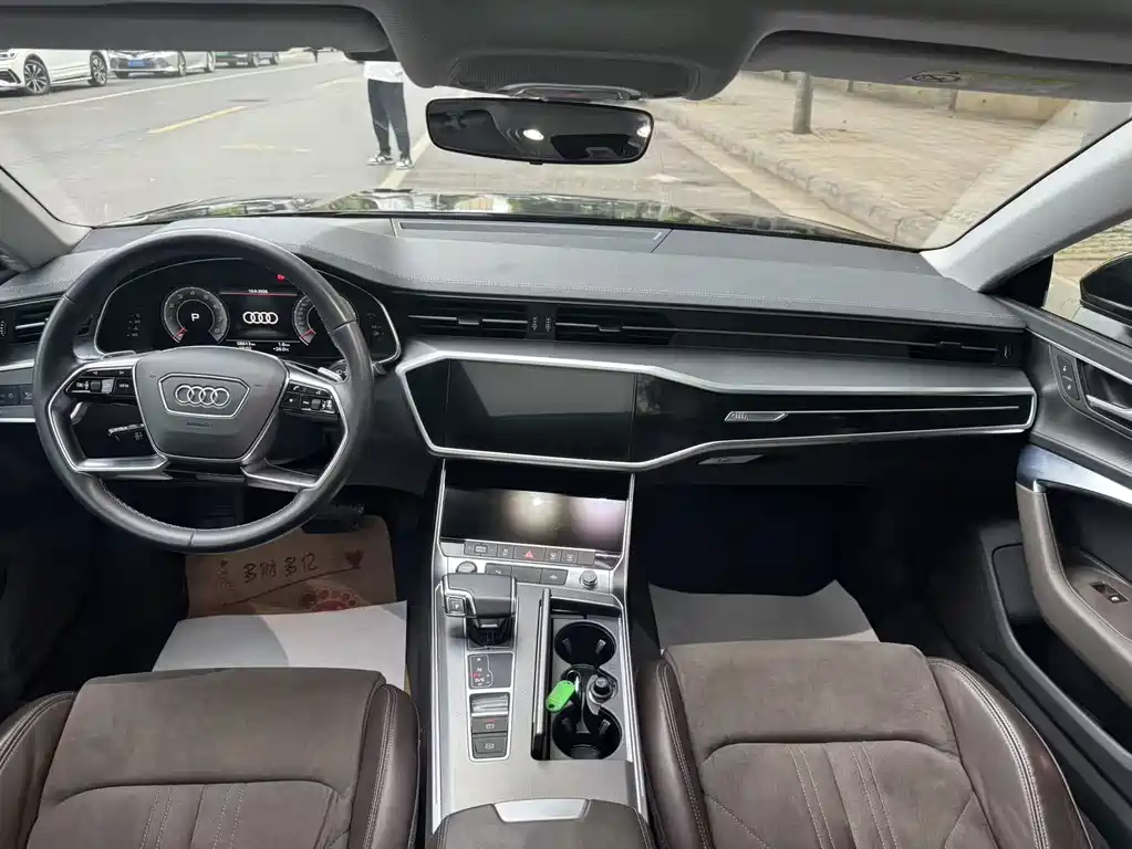 Audi A7L — миниатюра 8