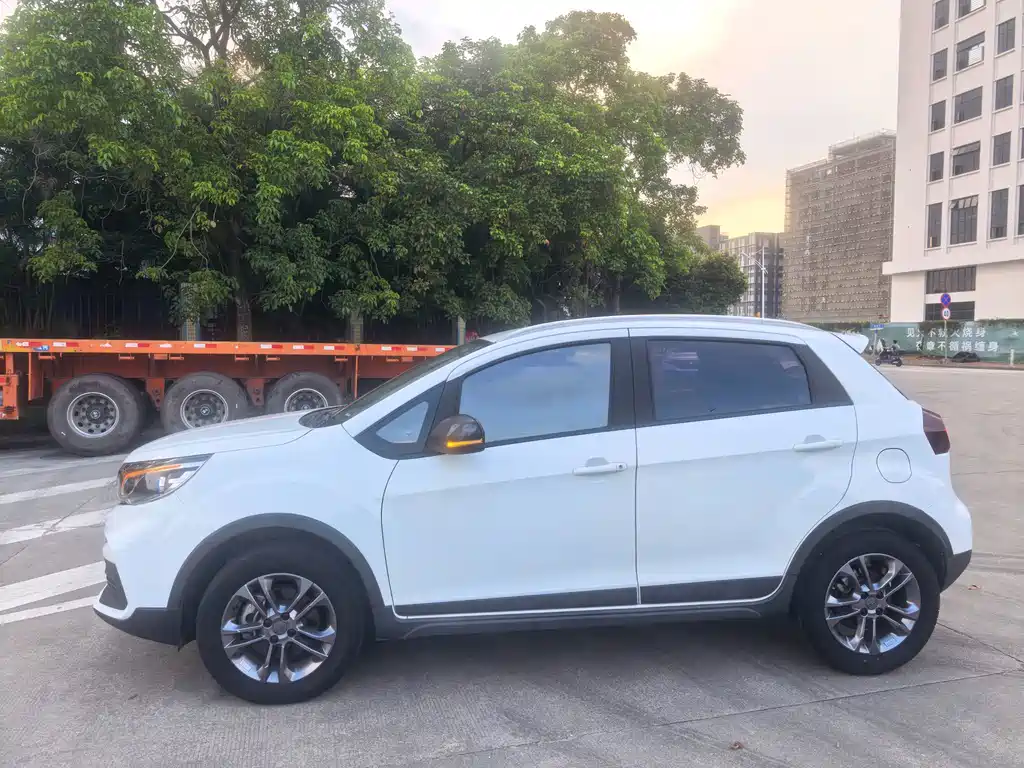 Geely Vision X3 — миниатюра 8