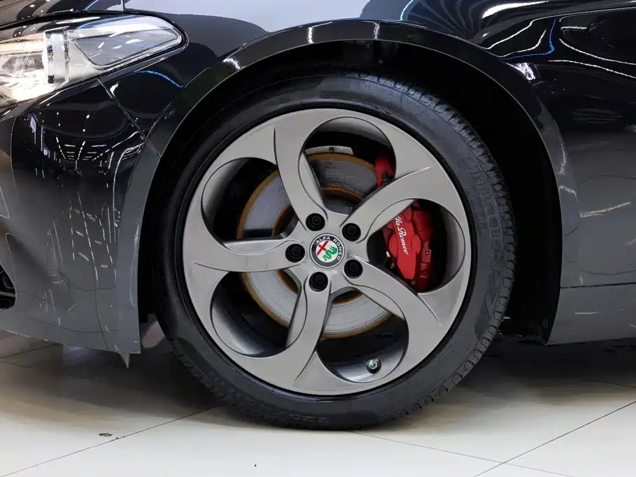 Alfa Romeo Giulia — миниатюра 13