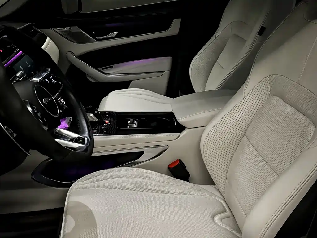 Jaguar F-PACE — миниатюра 9