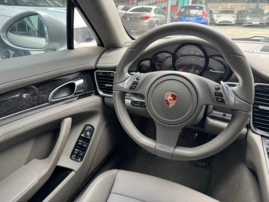 Porsche Panamera 2010 Panamera 4 3.6L