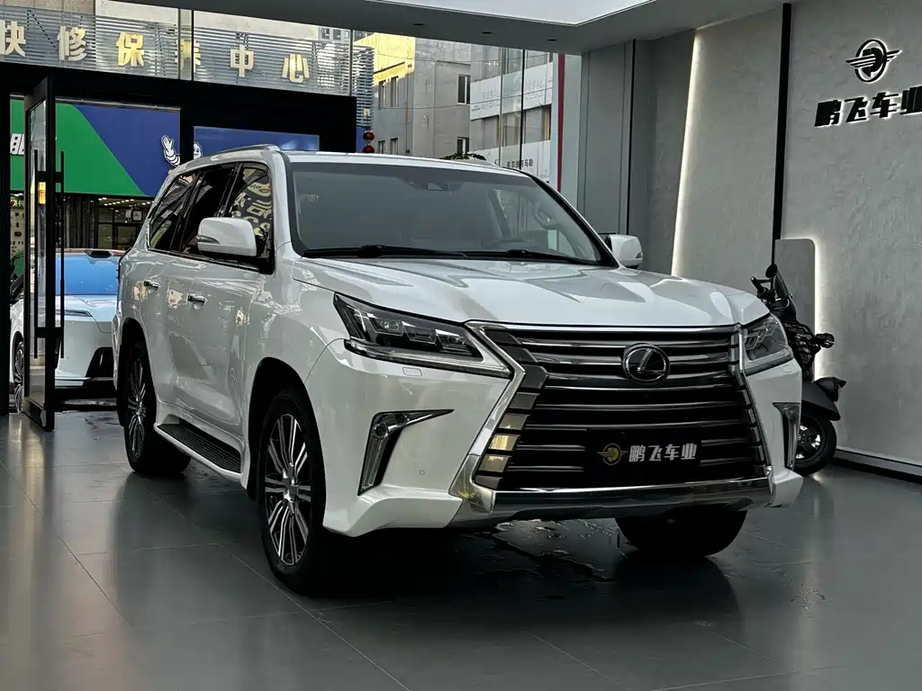 Lexus LX — миниатюра 10