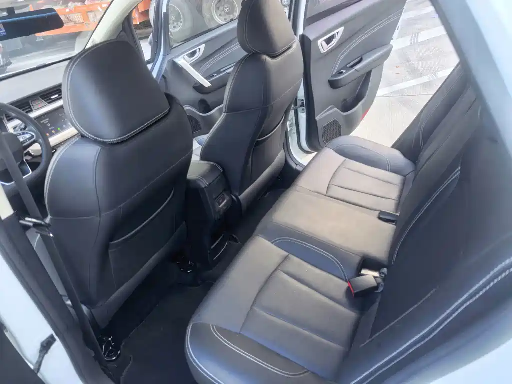 Geely Vision X3 — миниатюра 11