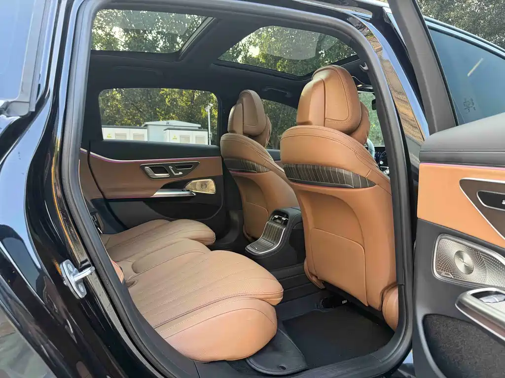 Mercedes-Benz E-Class — миниатюра 8