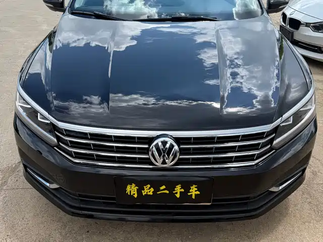 VOLKSWAGEN PASSAT 2017