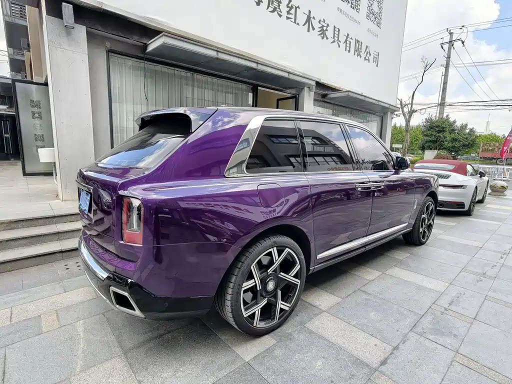 Rolls-Royce Cullinan — миниатюра 3