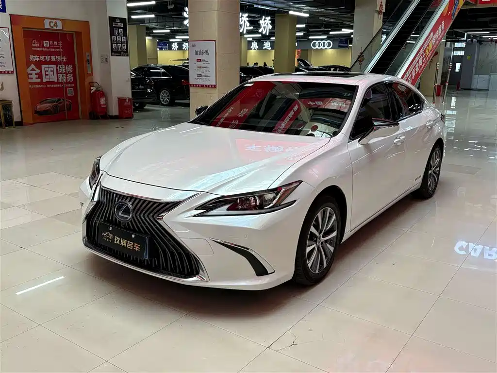 Lexus ES 2019