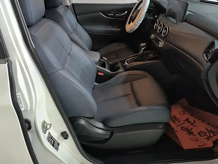 Nissan Qashqai — миниатюра 8