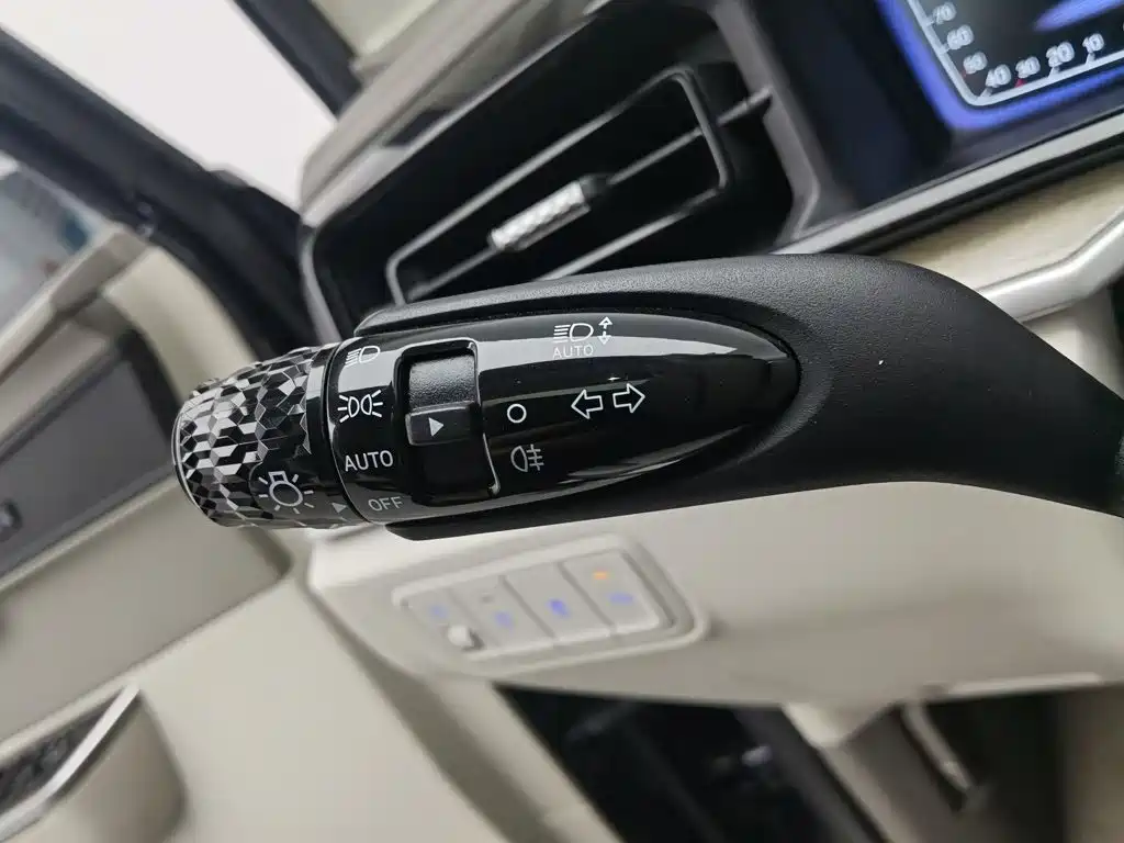 Hyundai Custo — миниатюра 21