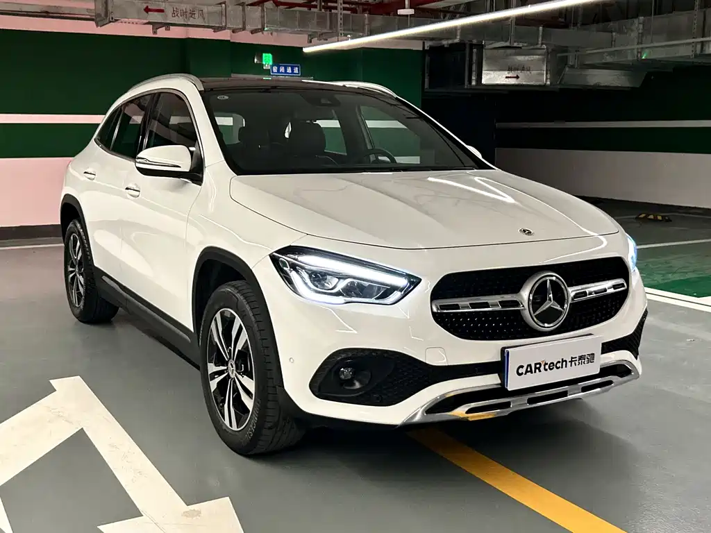 MERCEDES-BENZ GLA
