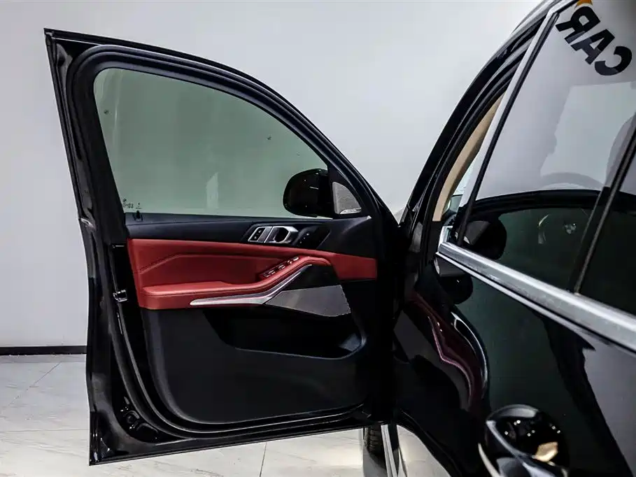 BMW X5 2023 xDrive 30Li Premium M Sport