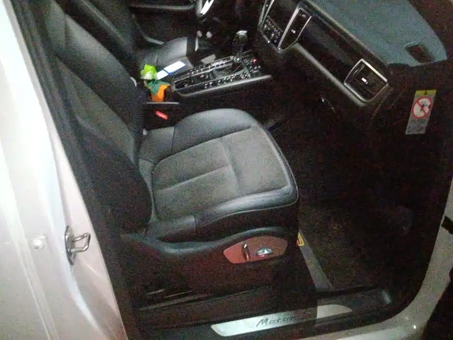 Porsche Macan — миниатюра 8