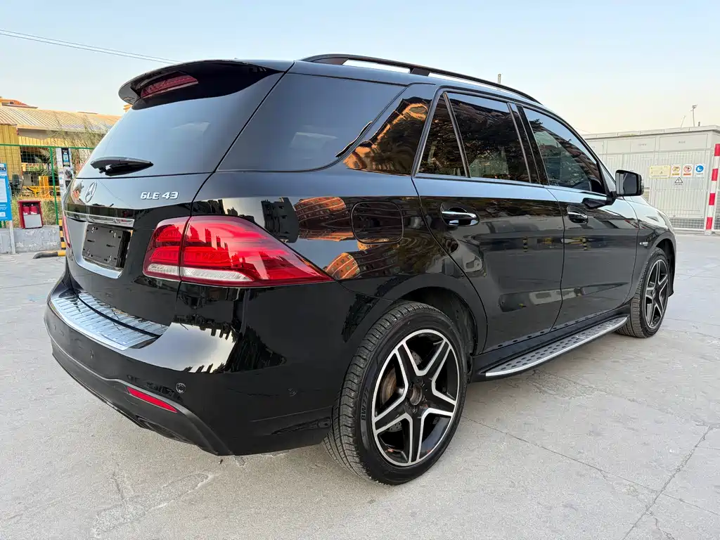 MERCEDES-BENZ GLE AMG