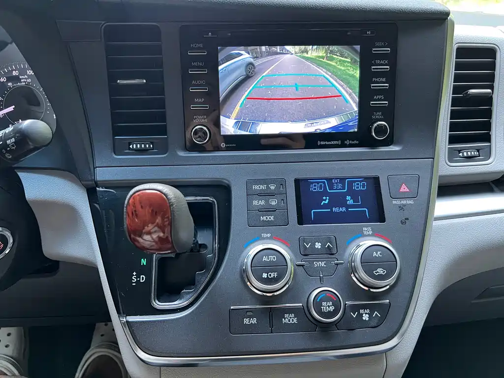 Toyota Sienna 3.5L 2WD LE, фото 23