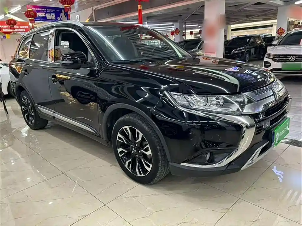 MITSUBISHI OUTLANDER