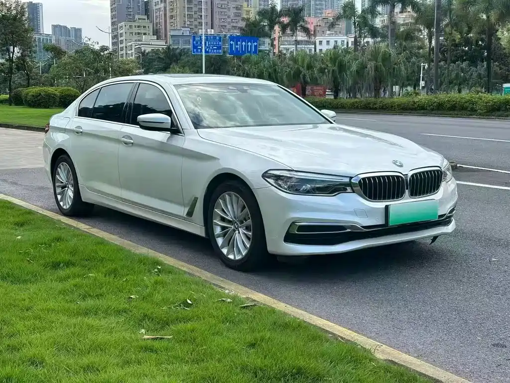 BMW 5 Series New Energy — миниатюра 3