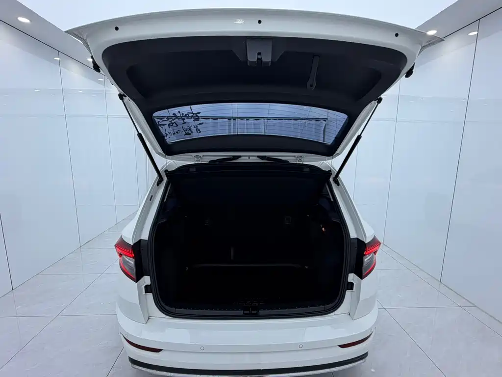 Skoda Karoq — миниатюра 16
