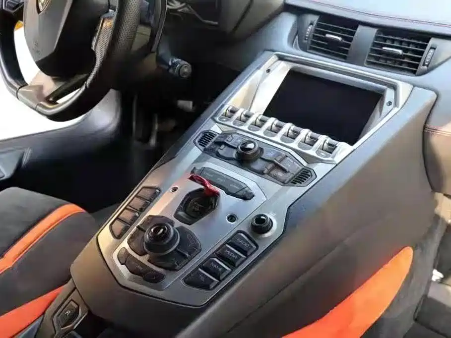 Lamborghini Aventador — миниатюра 9