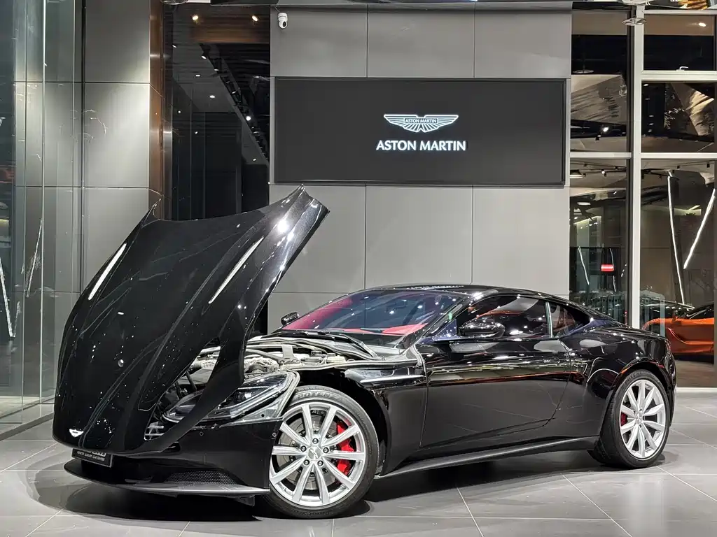ASTON MARTIN  DB11