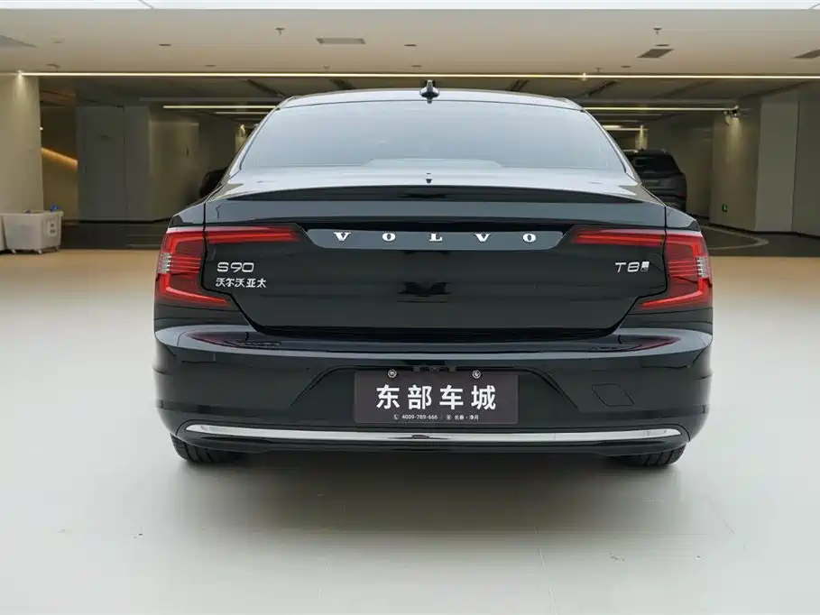 Volvo S90 2025 Luxury