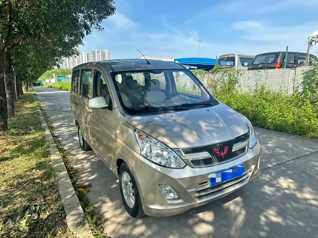 Купить Wuling Rongguang V