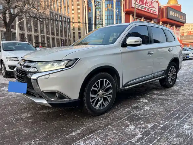 mitsubishi outlander