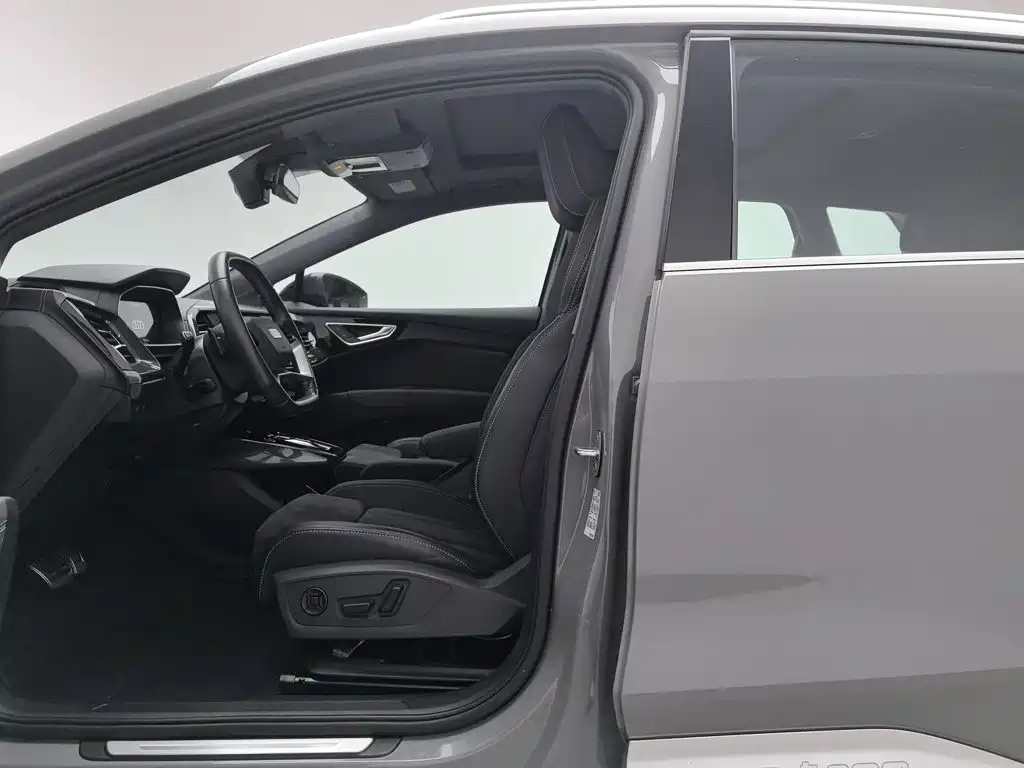 Audi Q4 e-tron — миниатюра 10