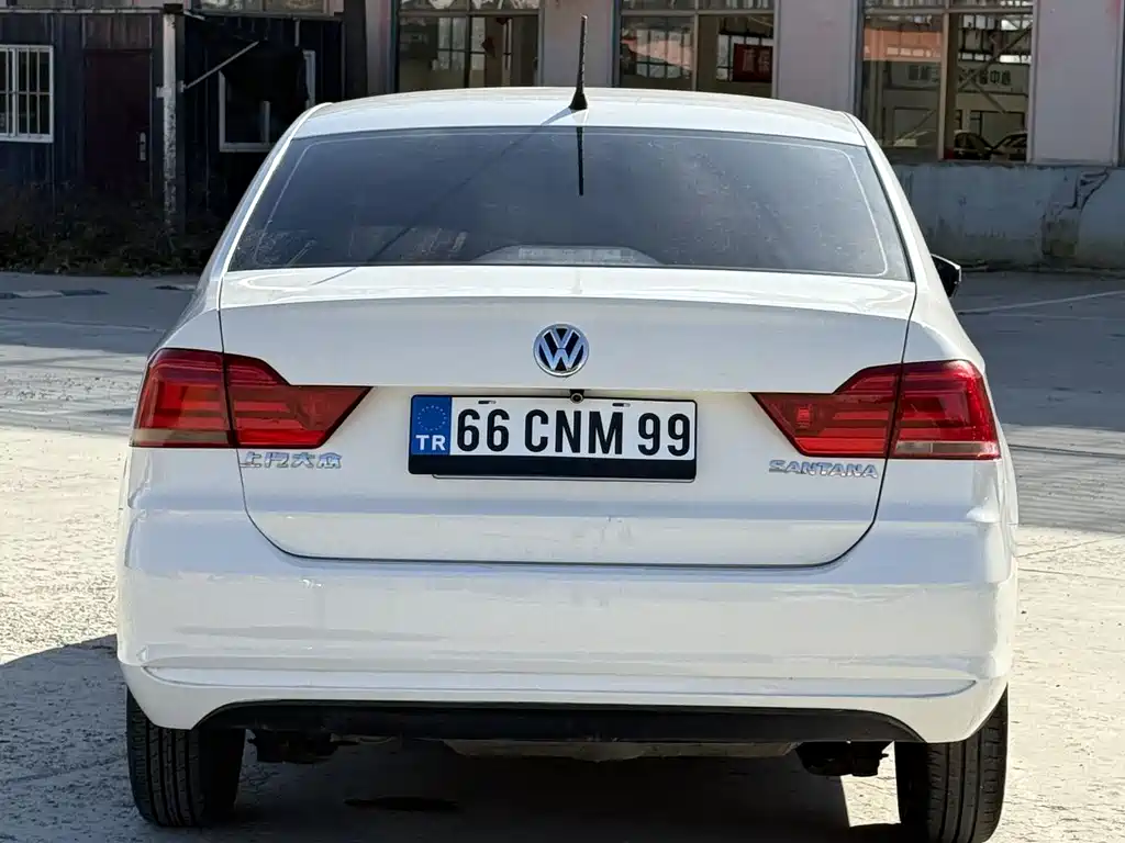 VOLKSWAGEN SANTANA