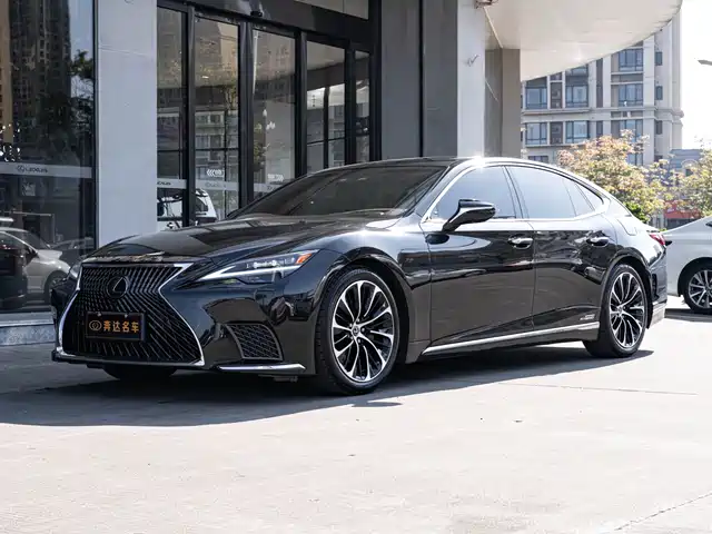 LEXUS LS 2021