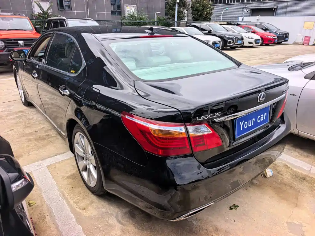 Lexus LS — миниатюра 4