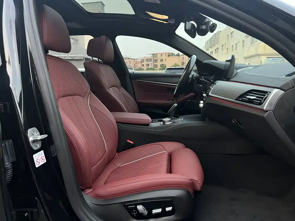 BMW 5 Series — миниатюра 15
