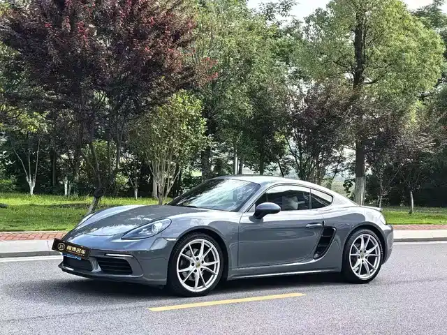 PORSCHE 718 2018
