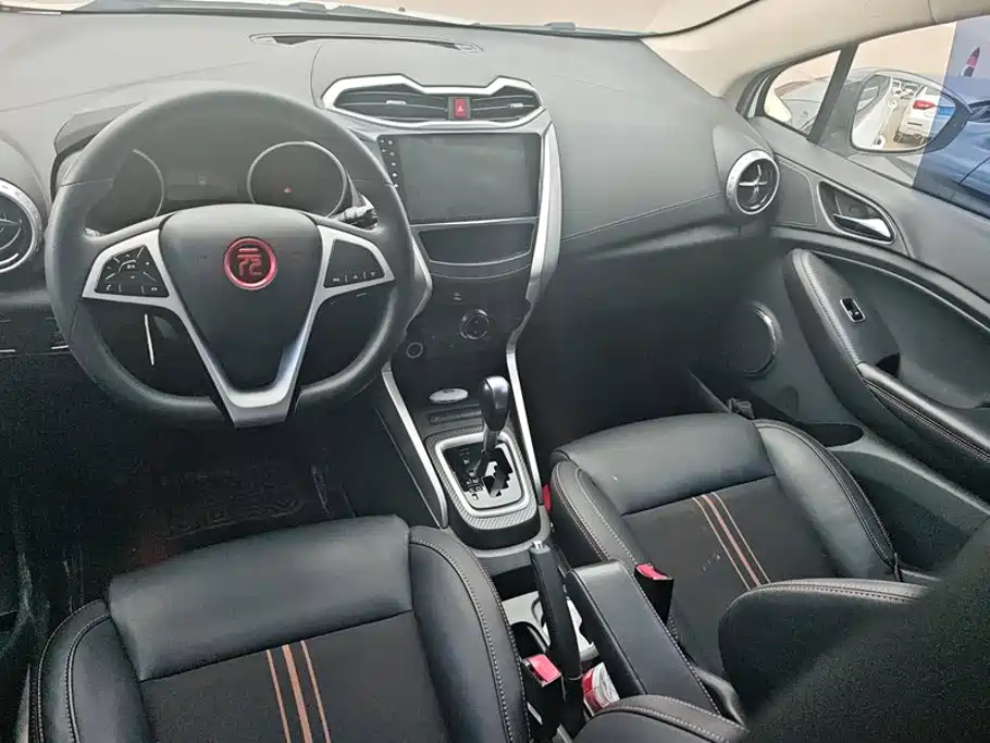 BYD Yuan — миниатюра 12