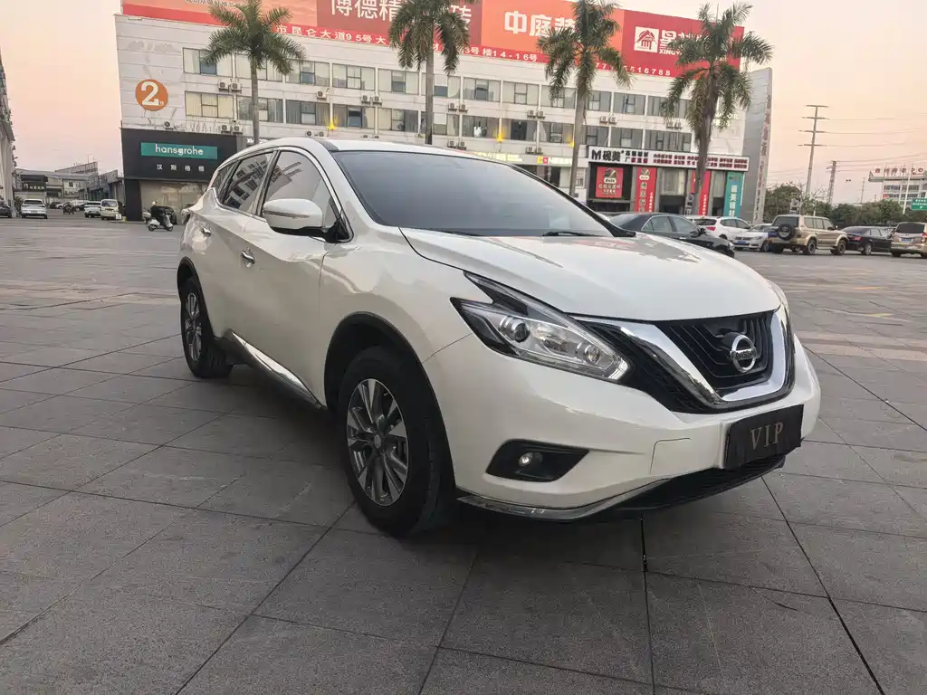 NISSAN LOULAN