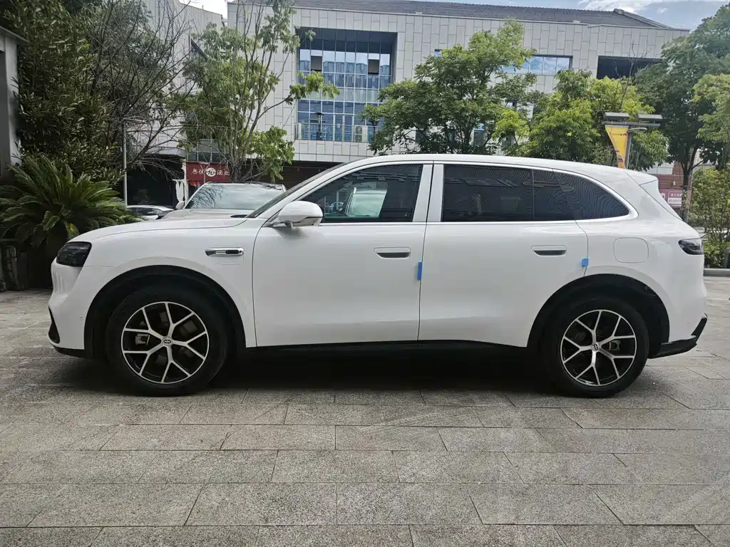 AITO Wenjie 问界M6 — миниатюра 4
