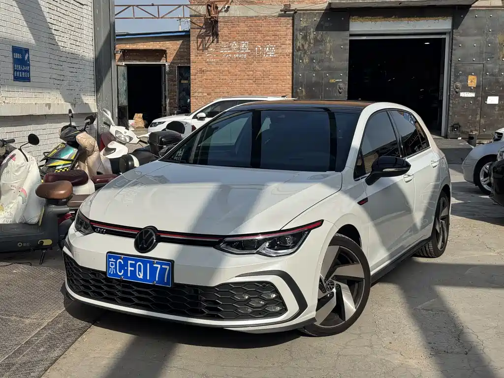 Volkswagen Golf GTI 2024